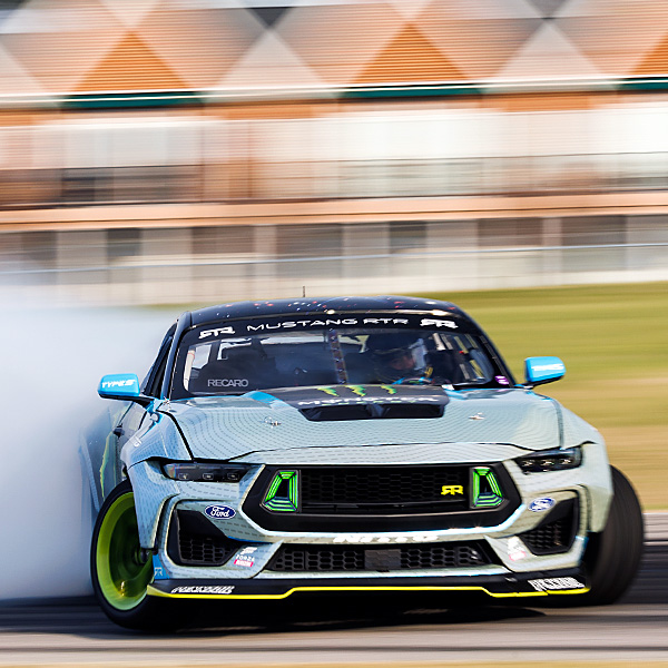 فون في العمل